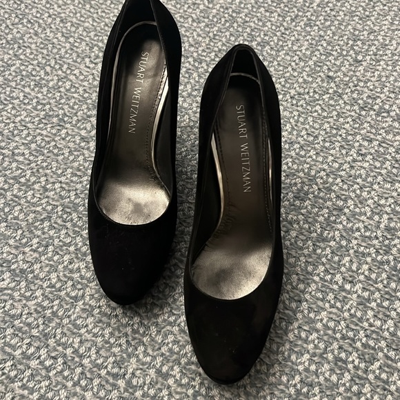 Black suede pumps - Picture 3 of 6